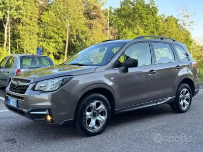 Usata Subaru Forester 150 CV (110 kW) 2016 Giallo SUV