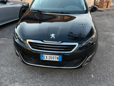 Usata Peugeot 308 116 CV (85 kW) 2015 Nero Berlina