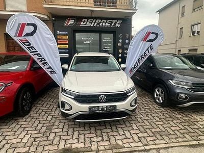 Usata VW T-Roc Life 110 CV (80 kW) 2023 Beige SUV