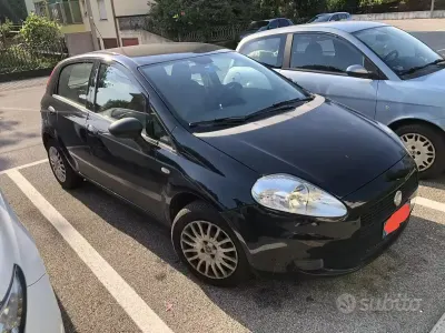 Usata Fiat Grande Punto 77 CV (56 kW) 2010 Nero Utilitaria
