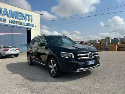 Usata Mercedes GLB200 150 CV (110 kW) 2020 Nero SUV