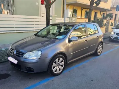 Usata VW Golf IV Comfortline 101 CV (74 kW) 2006 Berlina