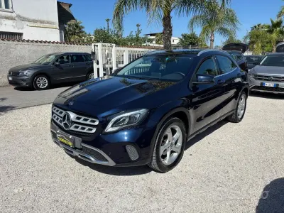 Usata Mercedes GLA200 136 CV (100 kW) 2018 Blu SUV