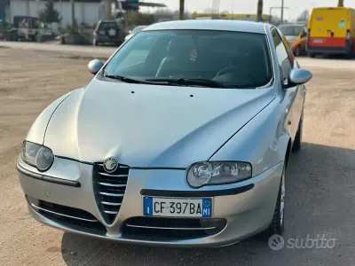 Usata Alfa Romeo 147 Distinctive 116 CV (85 kW) 2005 Grigio Utilitaria
