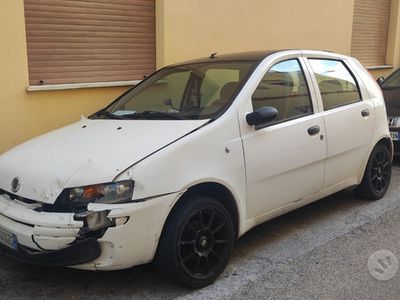 usata Fiat Punto Punto 1.2i 16V cat 5 porte ELX