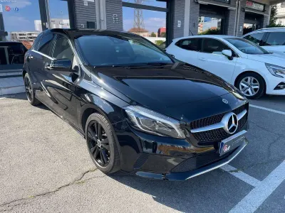 Usata Mercedes A180 Premium 109 CV (80 kW) 2018 Nero Berlina