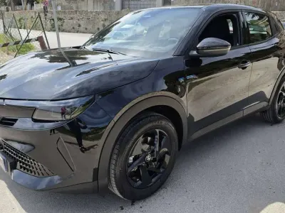 Nuova Alfa Romeo GT Junior 136 CV (100 kW) 2026 Nero SUV