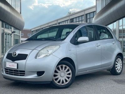 usata Toyota Yaris 1.0 5 porte Neopatentati