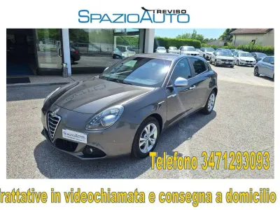 Usata Alfa Romeo Giulietta Distinctive 105 CV (77 kW) 2012 Grigio Utilitaria