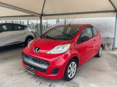 Usata Peugeot 107 Urban Move 68 CV (50 kW) 2009 Rosso Utilitaria