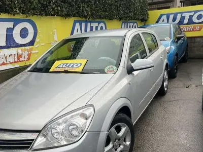 Usata Opel Astra 75 CV (55 kW) 2008 Berlina