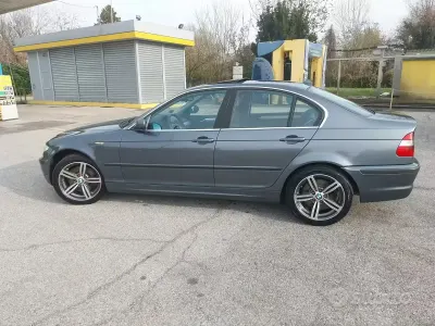 Begagnad BMW 330 184 HK (135 kW) 2001 Grå Sedan