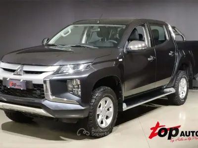 Usata Mitsubishi L200 150 CV (110 kW) 2020 Nero Pick-up