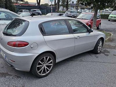 Usata Alfa Romeo 147 Distinctive 105 CV (77 kW) 2005 Utilitaria