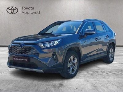 Begagnad Toyota RAV4 Hybrid Active 218 HK (160 kW) 2022 Grå SUV