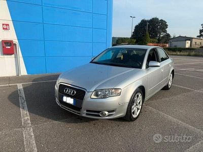 Usado Audi A4 Comfort 116 CV (85 kW) 2006 Gris Berlina
