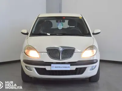 Usata Lancia Ypsilon 60 CV (44 kW) 2004 Beige Utilitaria