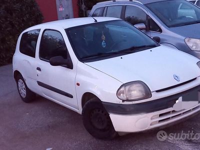 usata Renault Clio II 1.2 3 porte RN