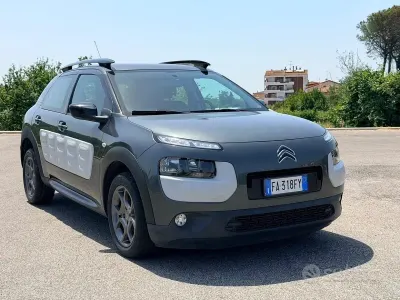 Usata Citroën C4 Cactus Shine 99 CV (72 kW) 2015 Grigio Utilitaria