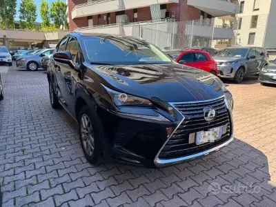 Usata Lexus NX300h Sport Line 155 CV (114 kW) 2018 Nero SUV