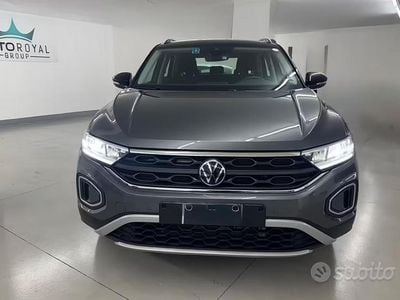 Usata VW T-Roc Life 115 CV (84 kW) 2025 Grigio SUV