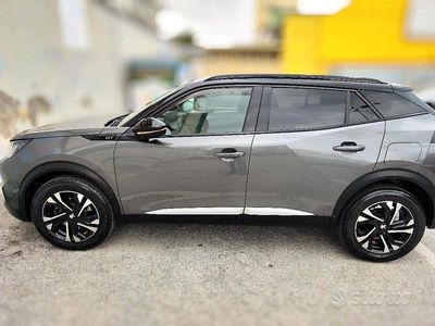 Usata Peugeot 2008 GT 131 CV (96 kW) 2022 Grigio SUV