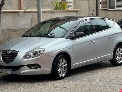 Usata Lancia Delta 120 CV (88 kW) 2013 Grigio Utilitaria