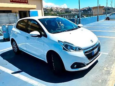 Usata Peugeot 208 Allure 92 CV (67 kW) 2018 Bianco Utilitaria