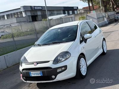 Usata Fiat Punto Evo Sport 77 CV (56 kW) 2010 Bianco Utilitaria