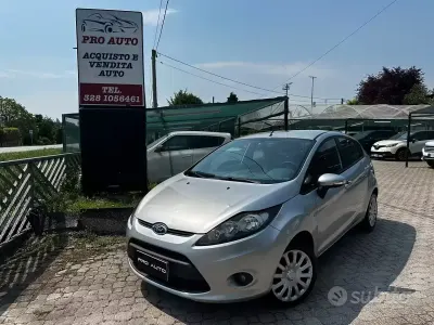 Usata Ford Fiesta Titanium 92 CV (67 kW) 2010 Grigio Berlina