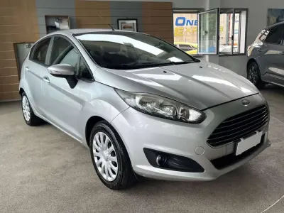 Usata Ford Fiesta Titanium 60 CV (44 kW) 2015 Argento Utilitaria