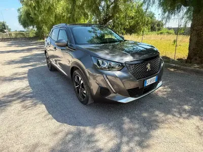 Usata Peugeot 2008 Allure 131 CV (96 kW) 2021 Grigio SUV