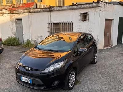 Usata Ford Fiesta 96 CV (70 kW) 2009 Nero Utilitaria