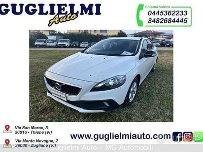 Usata Volvo V40 CC Momentum 119 CV (87 kW) 2016 Bianco Station wagon