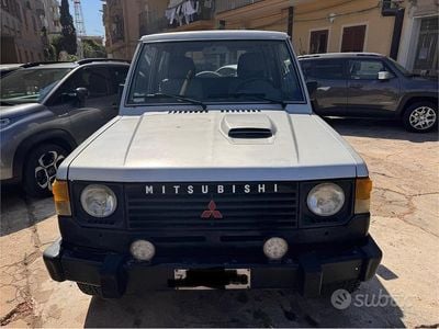 Usata Mitsubishi Pajero 84 CV (61 kW) 1989 Grigio SUV