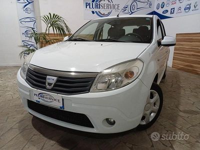 Bianco Usata 2010 Dacia Sandero Lauréate Berlina | 3400 € (Buon prezzo)