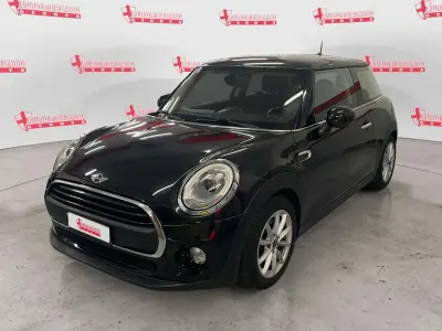 Usata Mini ONE 102 CV (75 kW) 2016 Nero Utilitaria