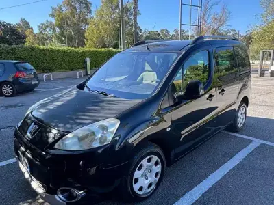 Usata Peugeot Partner Tepee 92 CV (67 kW) 2012 Nero Monovolume
