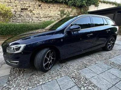 Usata Volvo V60 Ocean Race 120 CV (88 kW) 2017 Station wagon