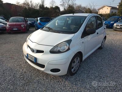 Usata Toyota Aygo Connect Style 67 CV (49 kW) 2012 Bianco Utilitaria