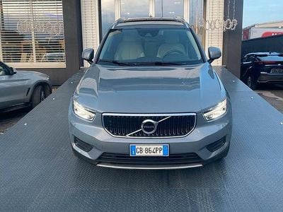 Usata Volvo XC40 Momentum 150 CV (110 kW) 2020 Thunder grey SUV