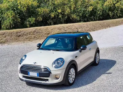 Usata Mini ONE 102 CV (75 kW) 2014 Bianco Utilitaria