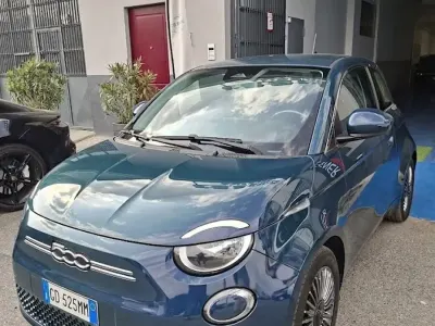 Usata Fiat 500e Opening Edition 42 kW (58 CV) 2020 Verde Berlina