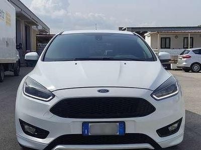 Usata Ford Focus ST-Line 120 CV (88 kW) 2016 Bianco Berlina