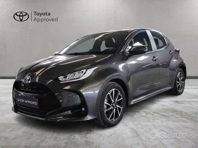 Usata Toyota Yaris Hybrid Trend 116 CV (85 kW) 2022 Grigio Berlina