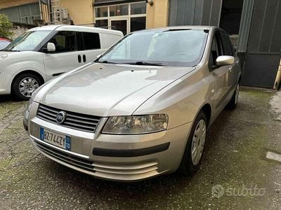 Usata Fiat Stilo Dynamic 105 CV (77 kW) 2002 Grigio Berlina
