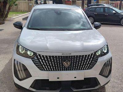 Usata Peugeot 2008 Allure 101 CV (74 kW) 2024 Bianco SUV