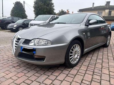 Usata Alfa Romeo GT Distinctive 150 CV (110 kW) 2005 Argento Coupé