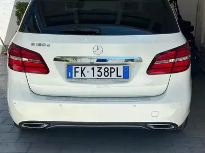 Usata Mercedes B180 109 CV (80 kW) 2017 Bianco Utilitaria