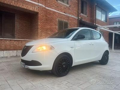 Usata Lancia Ypsilon 95 CV (69 kW) 2015 Utilitaria
